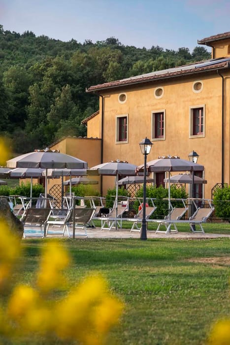 Dettaglio giardino esterno Casolare Terre Rosse