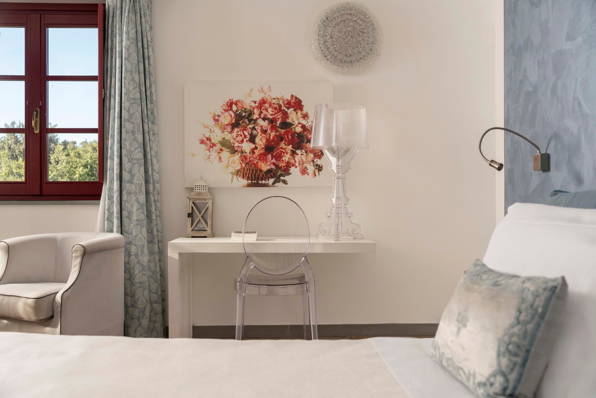 Detail of the desk in the Deluxe Room