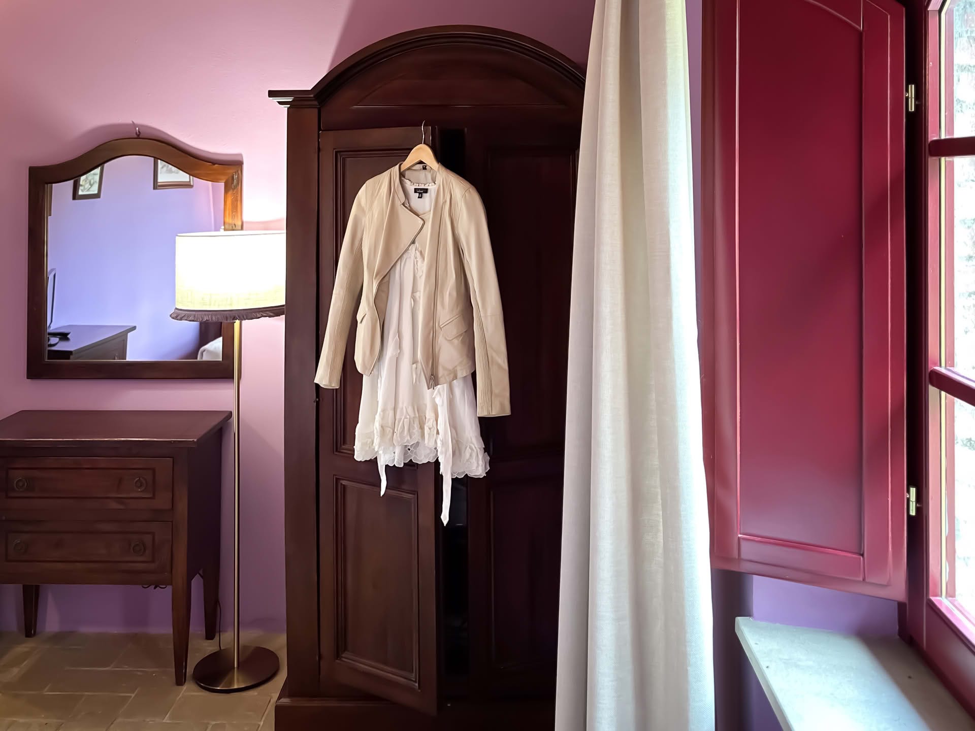 Detail of the bedroom wardrobe in the Leccio Apartment at Casolare Terre Rosse